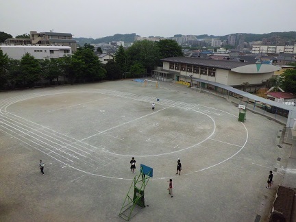 運動会 校庭ライン引き 5 27 土 は 運動会 稲城第三小学校